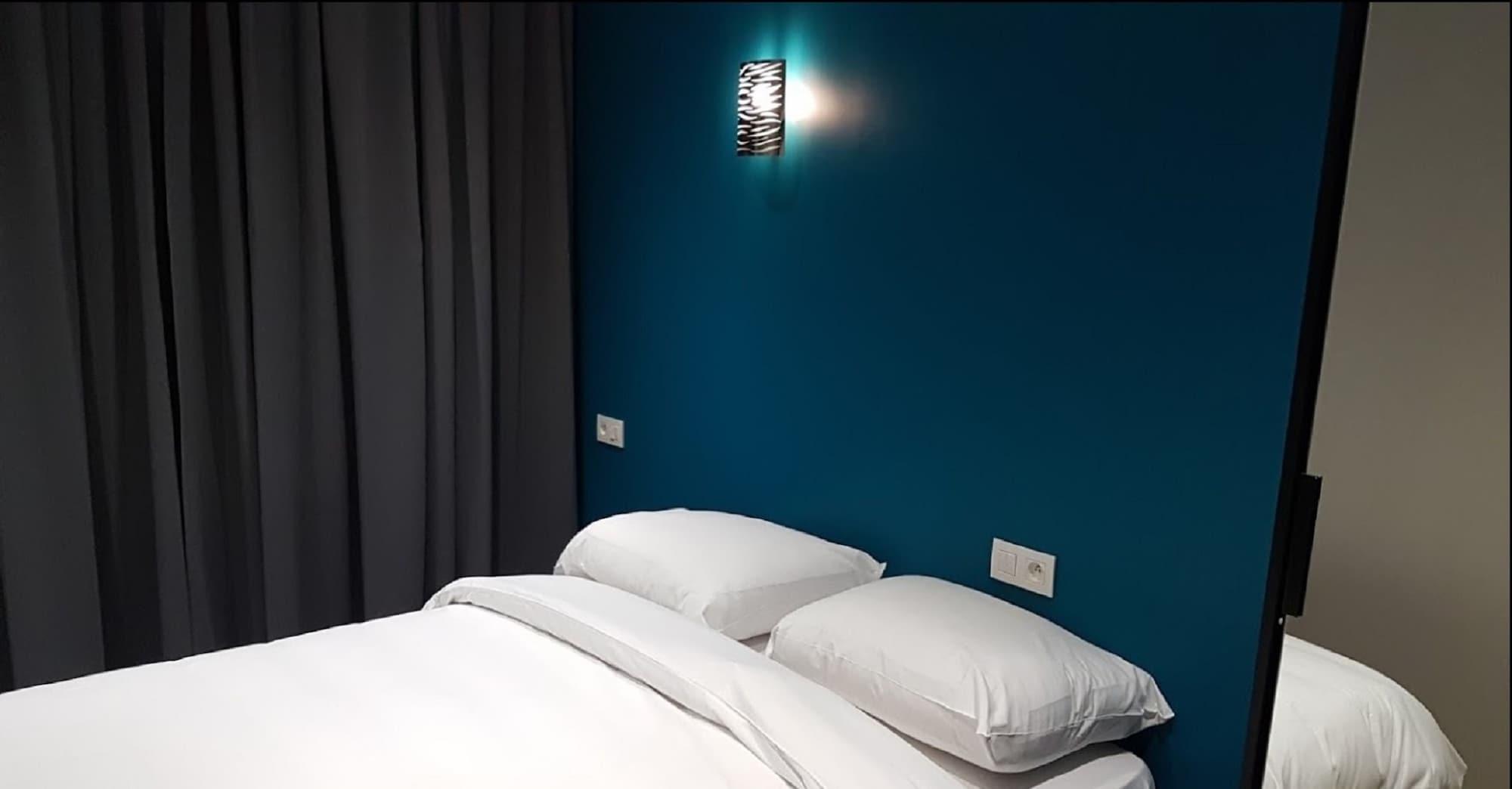 Center Hotel 2*
